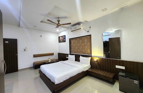 Dwarka Hotel | Hotel Amidhara