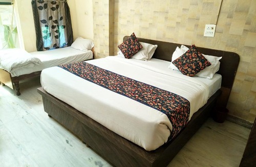 Gopalbari Hotel | Hotel Amisha Palace - Near Jaipur Railway Station