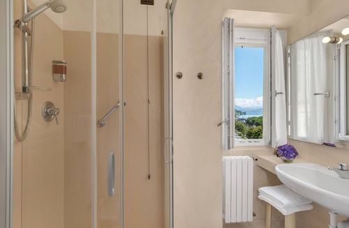 Intra Hotel | Hotel Ancora