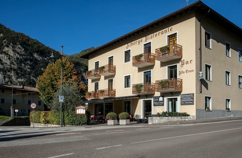 Canale di Tenno Hotel | Hotel Antica Croce