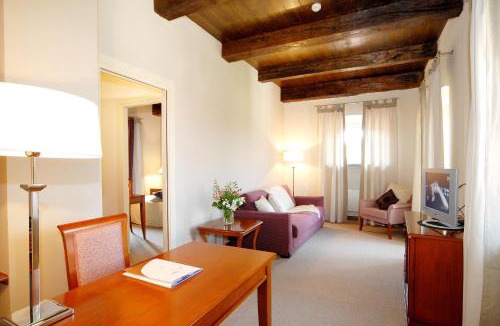 Saluzzo Hotel | Hotel Antico Podere Propano