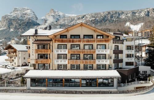 La Villa Hotel | Hotel Antines