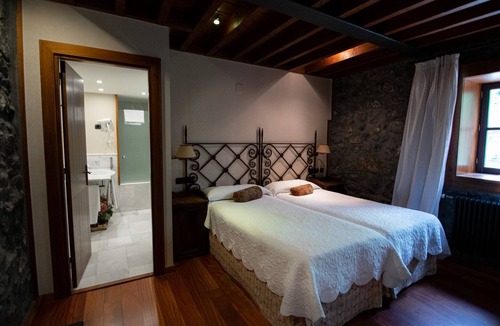 Etxebarria Hotel | Hotel Antsotegi