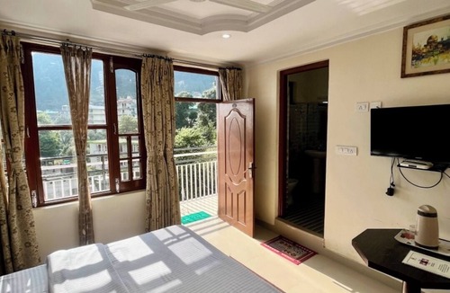 Bhagsu Nag Hotel | Hotel Anuj Regency