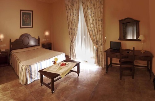 Fuensanta Hotel | Hotel Asador Albenzaire