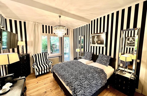 Golzheim Hotel | Hotel Ashley's Garden