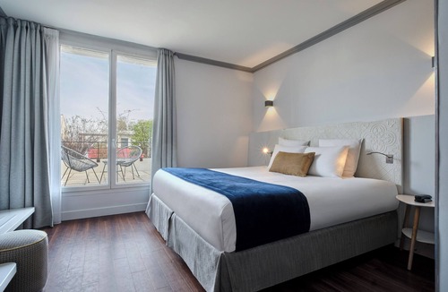 Suresnes Hotel | Hotel Atrium by HappyCulture