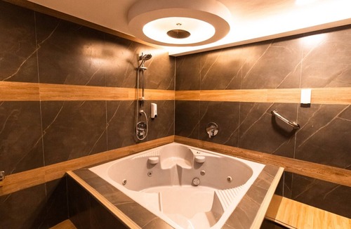 Barangay 76 Hotel | Hotel Ava Cuneta