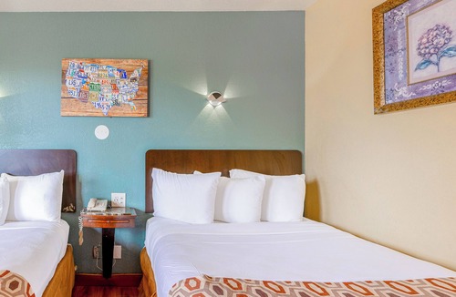 Loma Alta Hotel | Hotel Avenida - Oceanside Camp Pendleton