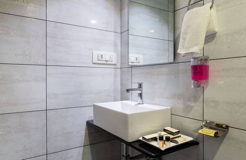 Dadar East Hotel | Hotel Avon Ruby