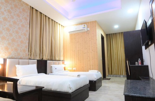 Agra Hotel | Hotel AWA Palace