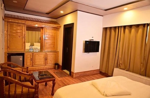 Laripora Hotel | Hotel Baisaran Pahalgam