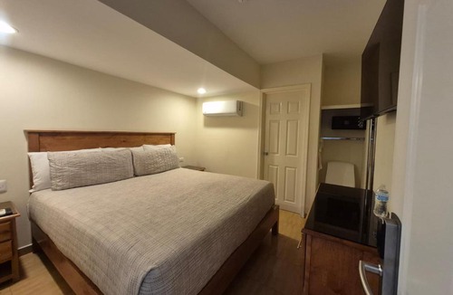 Avenida Revolucion Hotel | Hotel Baja