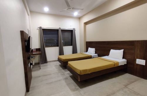 Jalna Hotel | Hotel Balaji Comforts