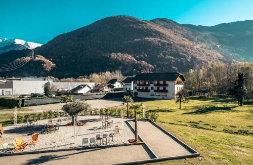 Albertville Hotel | Hotel Base Camp Lodge - Albertville