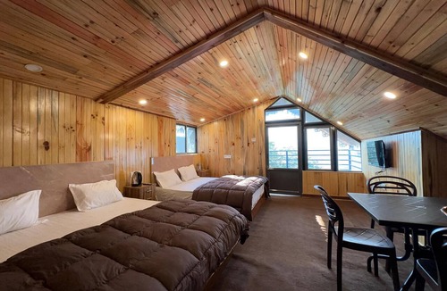 Darjeeling Hotel | Hotel Basera