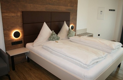 Dingolfing Hotel | Hotel Bavaria Garni