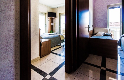Sottomarina Hotel | Hotel Baviera