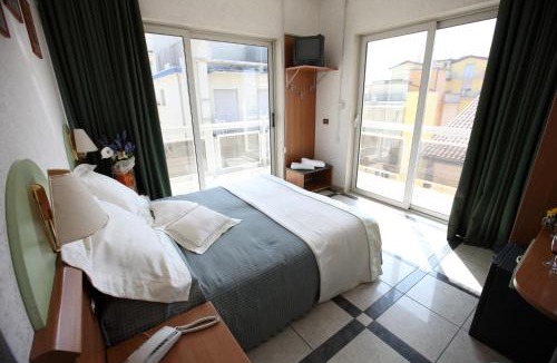 Sottomarina Hotel | Hotel Baviera
