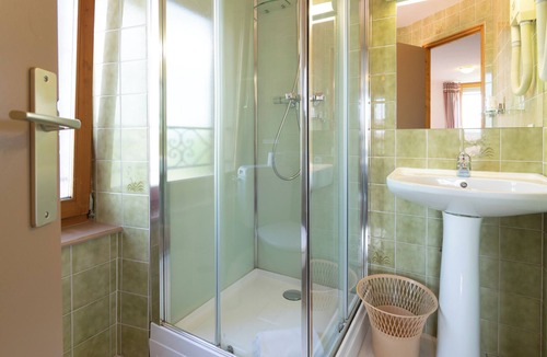 Malbuisson Hotel | Hotel beau site