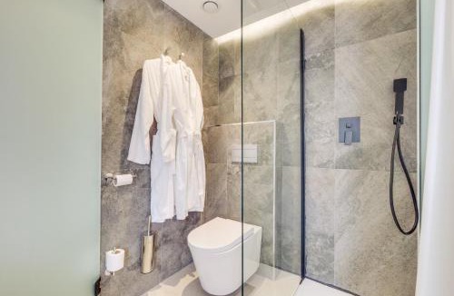 Quartier Saint-Ambroise Hotel | Hotel Beausejour