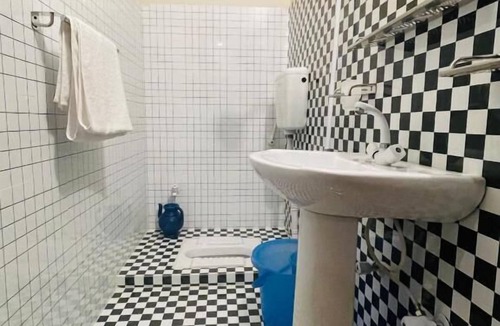 Karachi Hotel | Hotel Bed & Rest