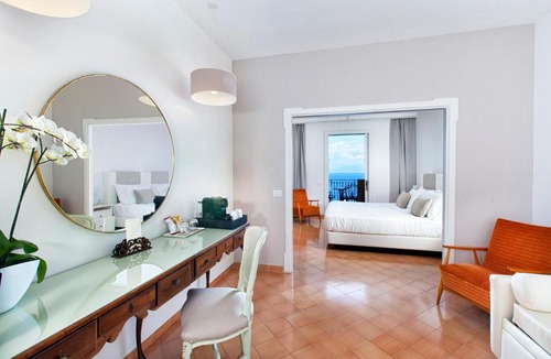 Sorrento City Centre Hotel | Hotel Belair