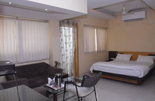 Neemuch Hotel | Hotel Bharat Palace