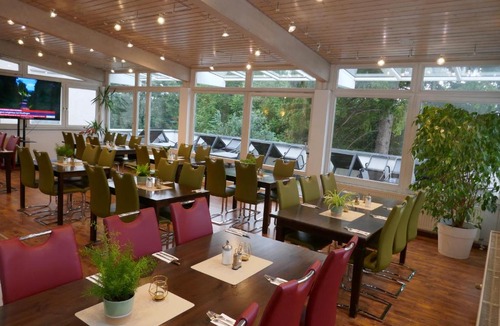 Backnang Hotel | Hotel Bitzer Backnang Zentrum 24h Check In Frühstück zubuchbar gratis Parkplätze