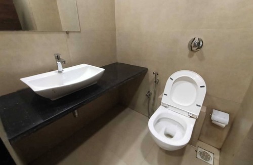 Kurla West Hotel | Hotel BKC Suite