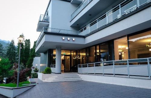 Caciulata Hotel | Hotel Bloom