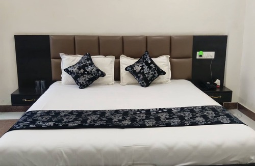 Sehore Hotel | Hotel Blue Star