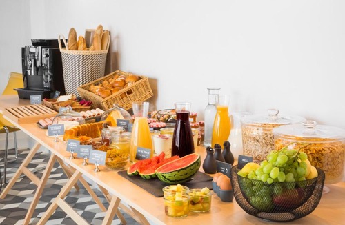 Issy-les-Moulineaux Hotel | Hotel Bootcamp