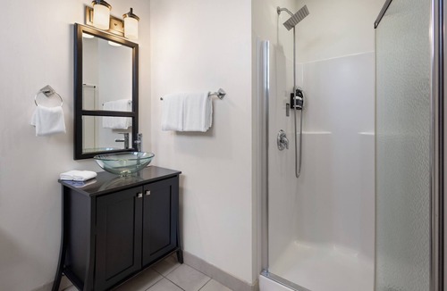 Downtown Baltimore Hotel | Hotel Brexton, Trademark Collection by Wyndham
