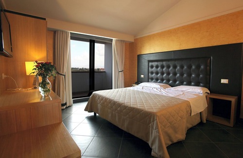 Qualiano Hotel | HOTEL BRIGANTI