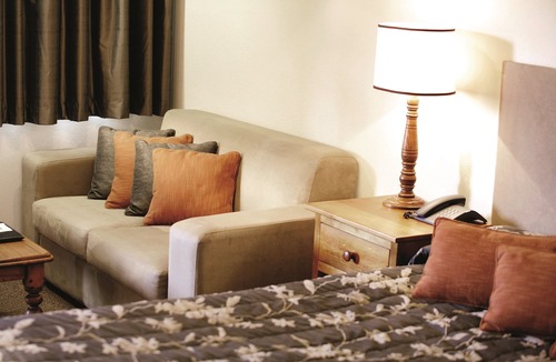 Mount Waverley Hotel | Hotel Bruce County