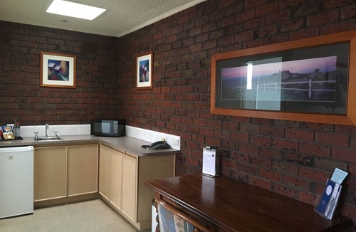 Mount Waverley Hotel | Hotel Bruce County