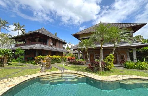 Kedewatan House | Hotel Bunga Permai
