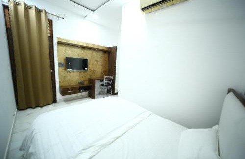 Agra House | Hotel Byke Ride - Walkable from Agra Cantt Railway Station