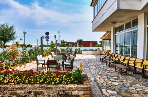 Milano Marittima Hotel | Hotel Caesar B&B Fronte Mare in Centro di Milano Marittima