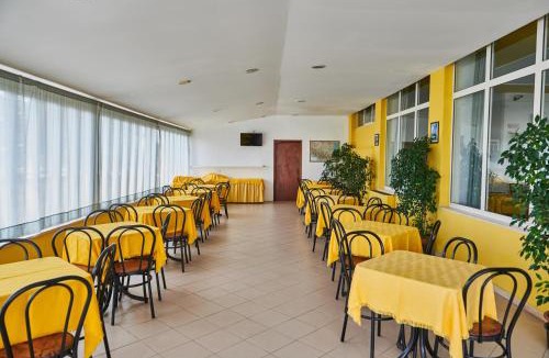 Milano Marittima Hotel | Hotel Caesar B&B Fronte Mare in Centro di Milano Marittima