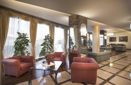 Langhe and Roero Hotel | Hotel Calissano