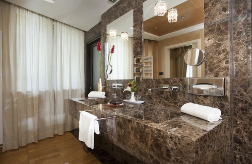 Langhe and Roero Hotel | Hotel Calissano