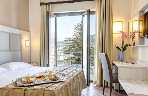 Sant'Agnello Hotel | Hotel Caravel
