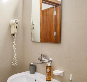 Saturn Hotel | Hotel Carmen Tower - Balada
