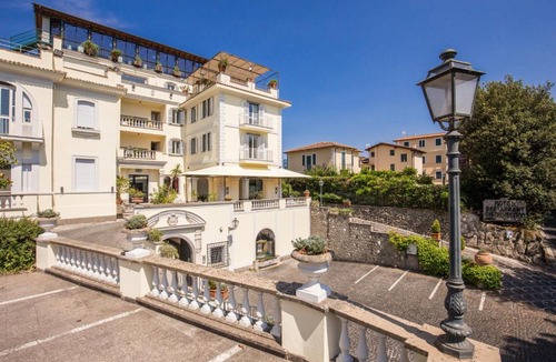 Castel Gandolfo Hotel | Hotel Castel Vecchio