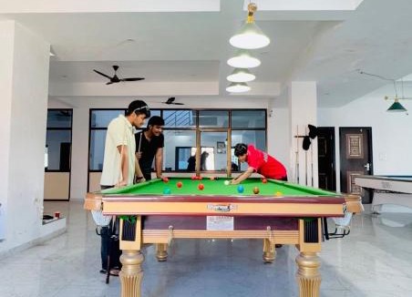 Nathdwara Hotel | hotel Chandra dev 966o9o1oo6 just 350mtr from shreenathji temple 5min away I with indoor games Snooker 8pool TT By SK