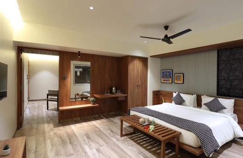 Solapur Hotel | Hotel Chitra Executive