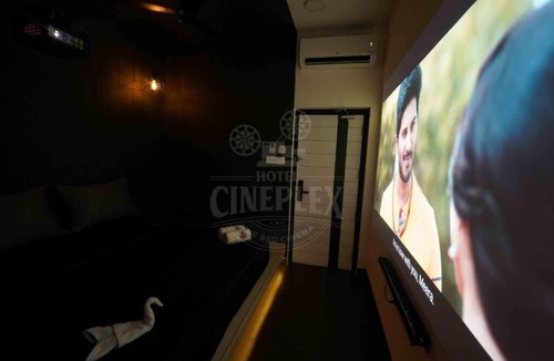 Gandhipuram Hotel | Hotel Cineplex