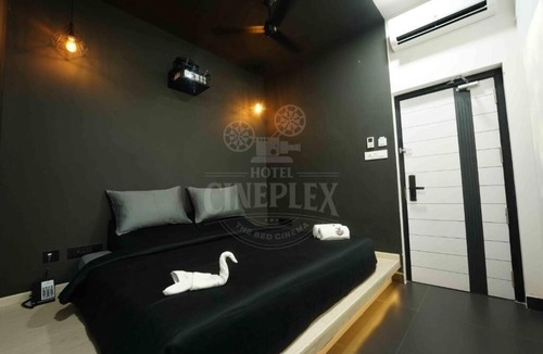 Gandhipuram Hotel | Hotel Cineplex